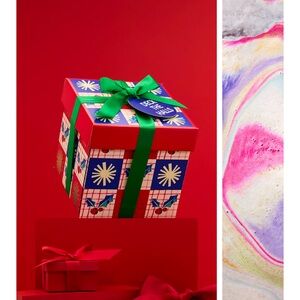 LUSH gift set. Comes with: Bath Bombs, Body Lotion, Body Scrub, and Hand Soap.